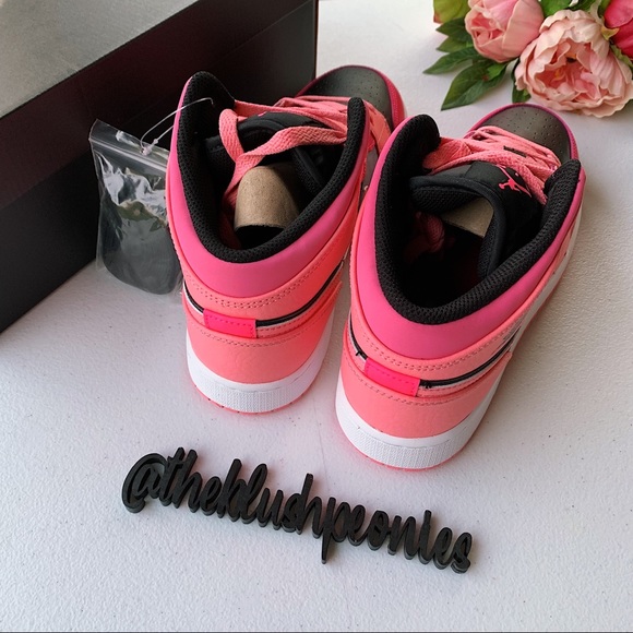 Air Jordan 1 Mid NWT - Picture 10 of 12